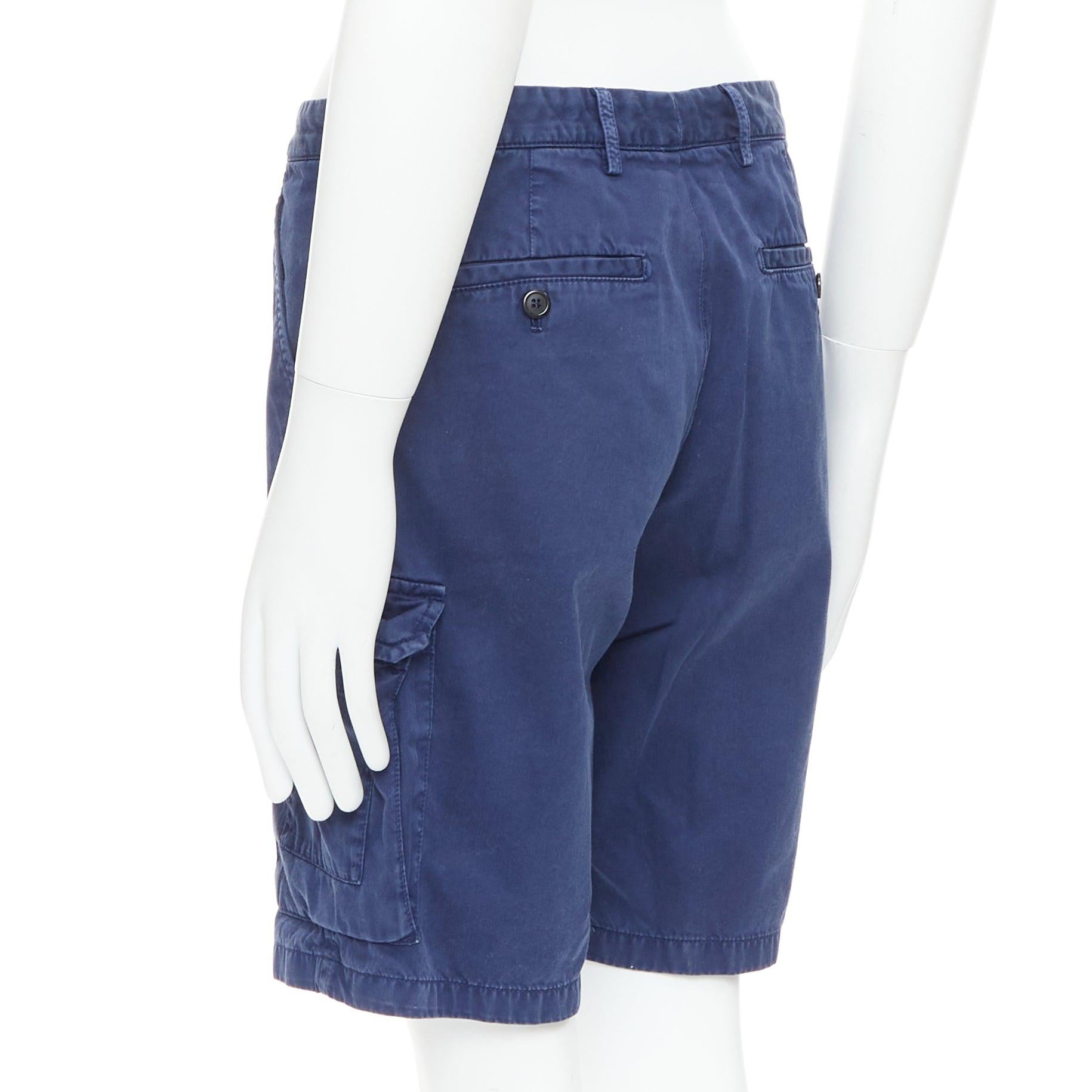 Uomo Prada: bermuda cargo in cotone lavato blu con taschino  IT46 S in vendita