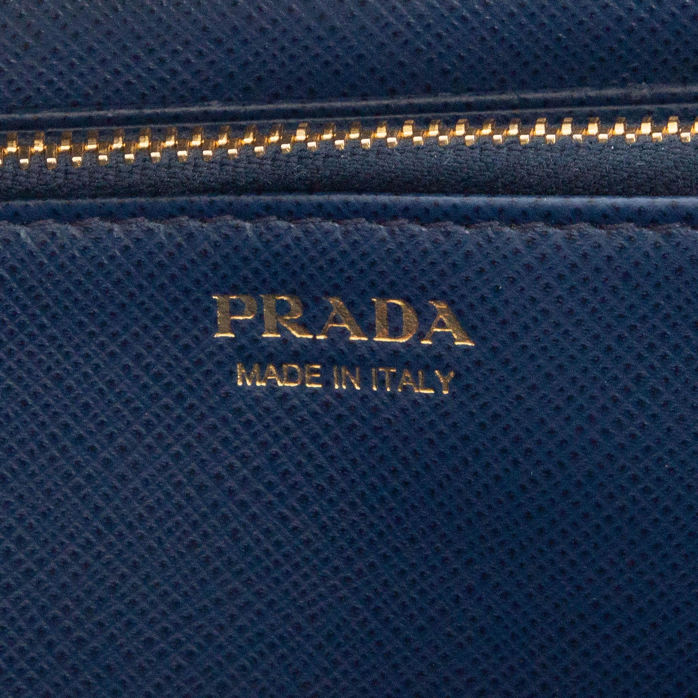PRADA Bluette blue LARGE SAFFIANO LEATHER Wallet For Sale 1
