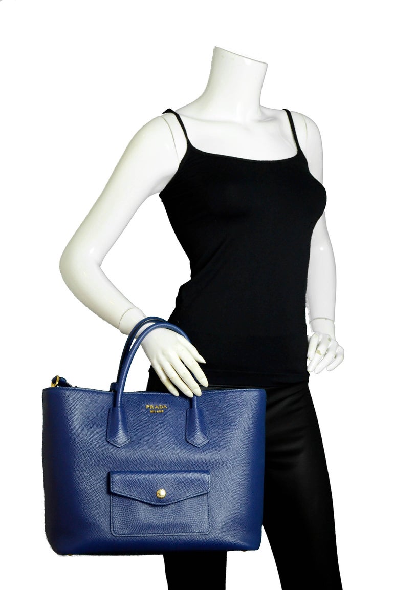 Prada Bluette Blue Saffiano Front Pocket Tote Bag w/ Detachable Strap For  Sale at 1stDibs
