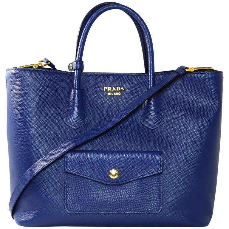 Prada Bluette Blue Saffiano Front Pocket Tote Bag w/ Detachable Strap For  Sale at 1stDibs | blue bucket bag suppliers, blue strappy bag, prada tote  bag