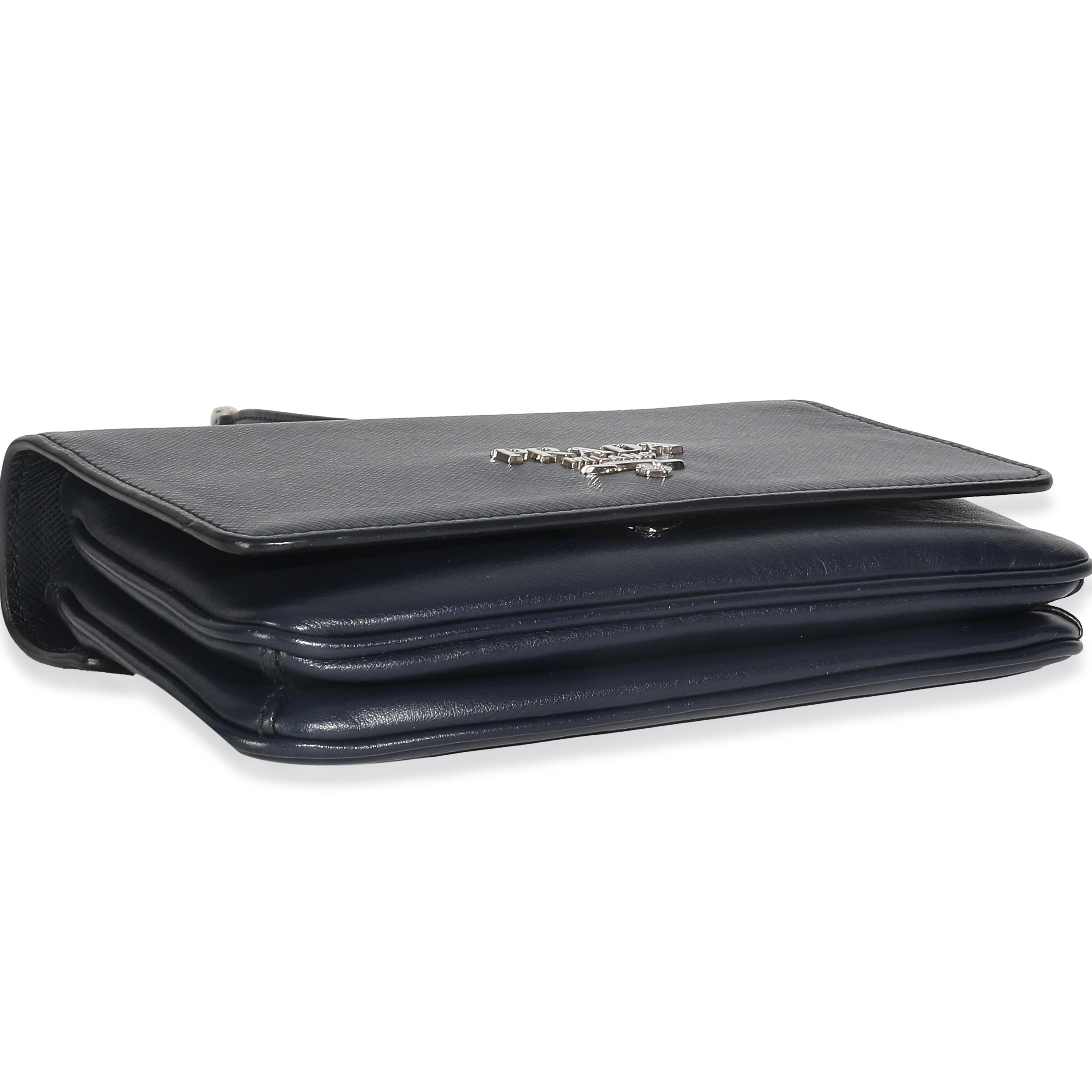 Prada Bluette Saffiano Chain Shoulder Bag Pour femmes en vente