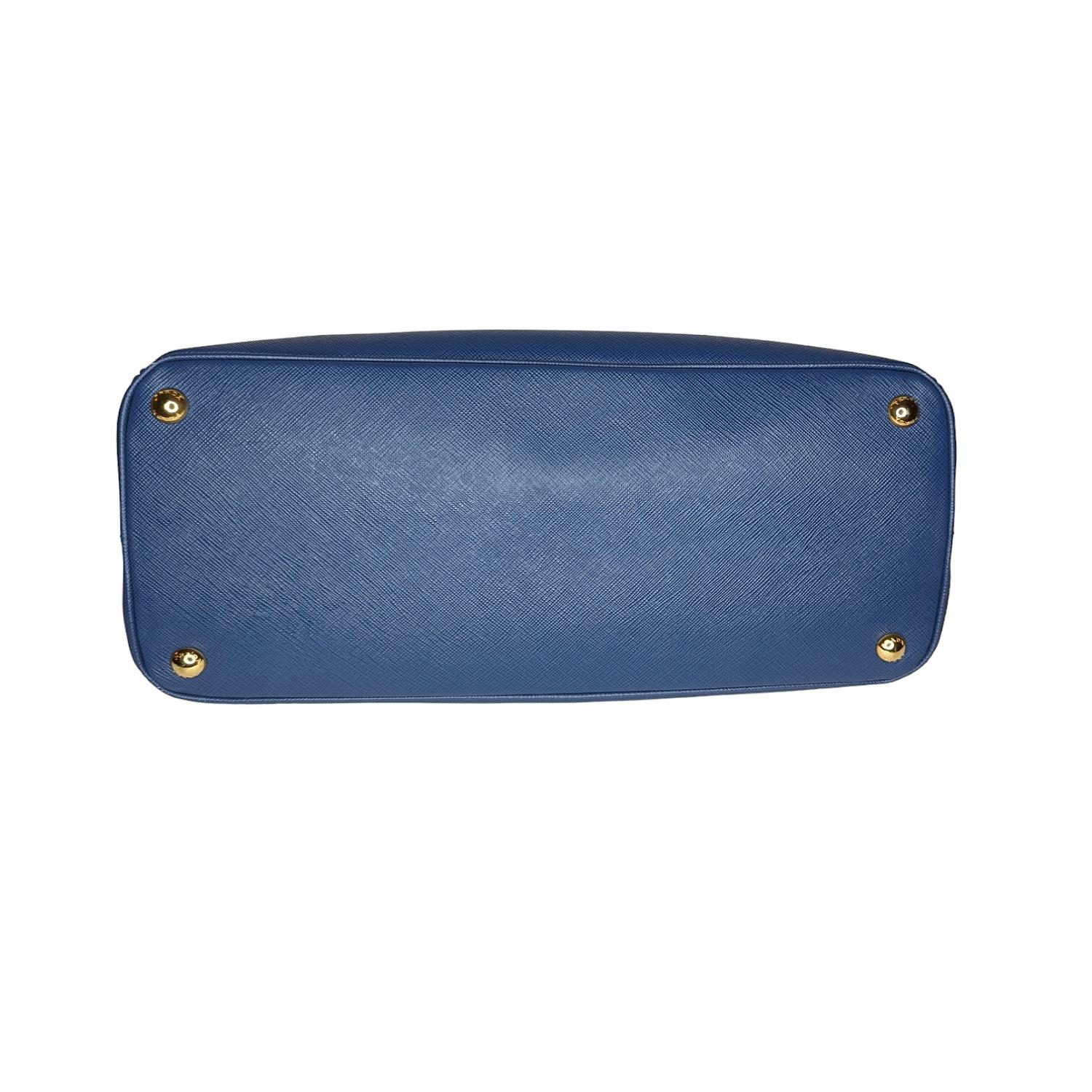 Prada Bluette Saffiano Lux Große Galleria-Tasche mit doppeltem Reißverschluss im Angebot 1