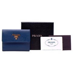 Prada Bluette Kleine Brieftasche aus Saffiano-Leder