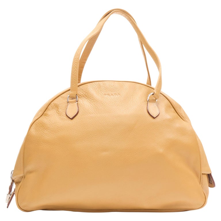 Prada BN1011 tan grained leather logo emboss curved zip bowling bag For Sale  at 1stDibs