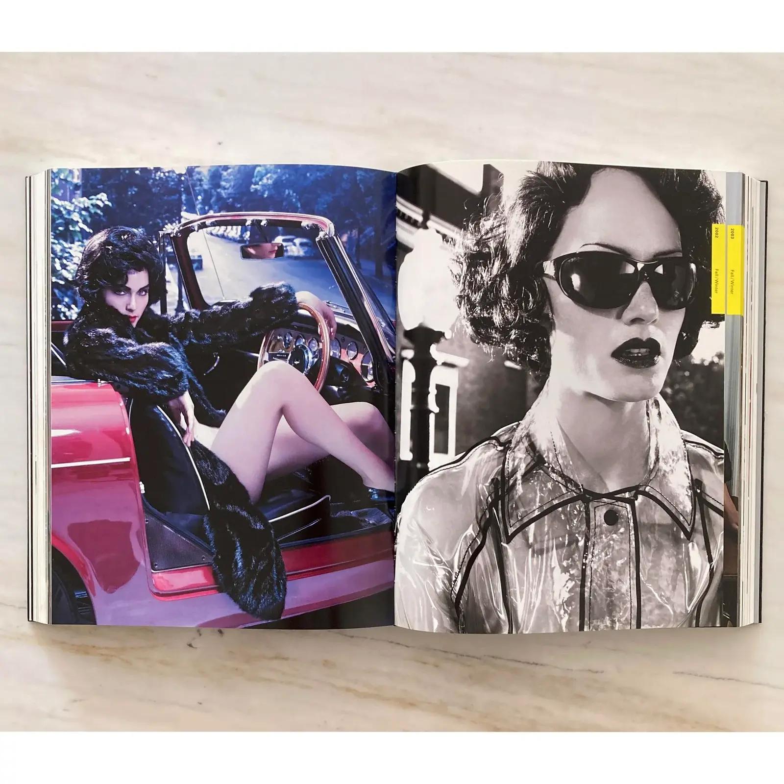 italien Livre Prada avec couverture, par Miuccia Prada et Patrizio Bertelli, 1ère édition 2009 en vente