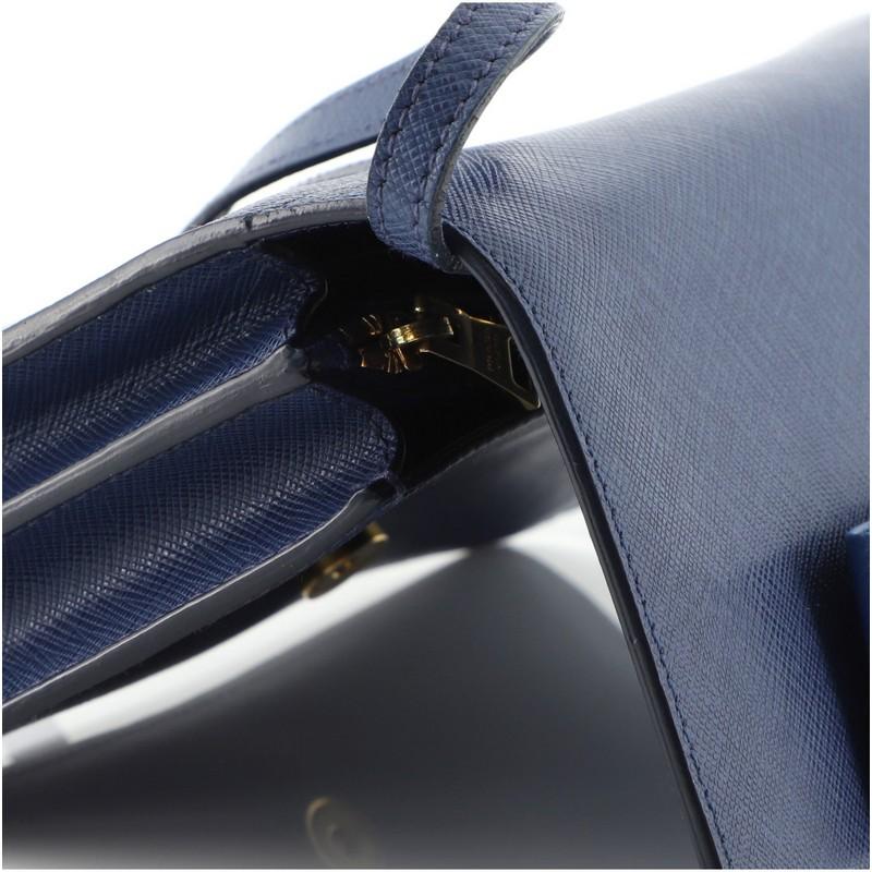 Prada Brieftasche mit Schleife an Riemen aus Saffiano-Leder Klein 2