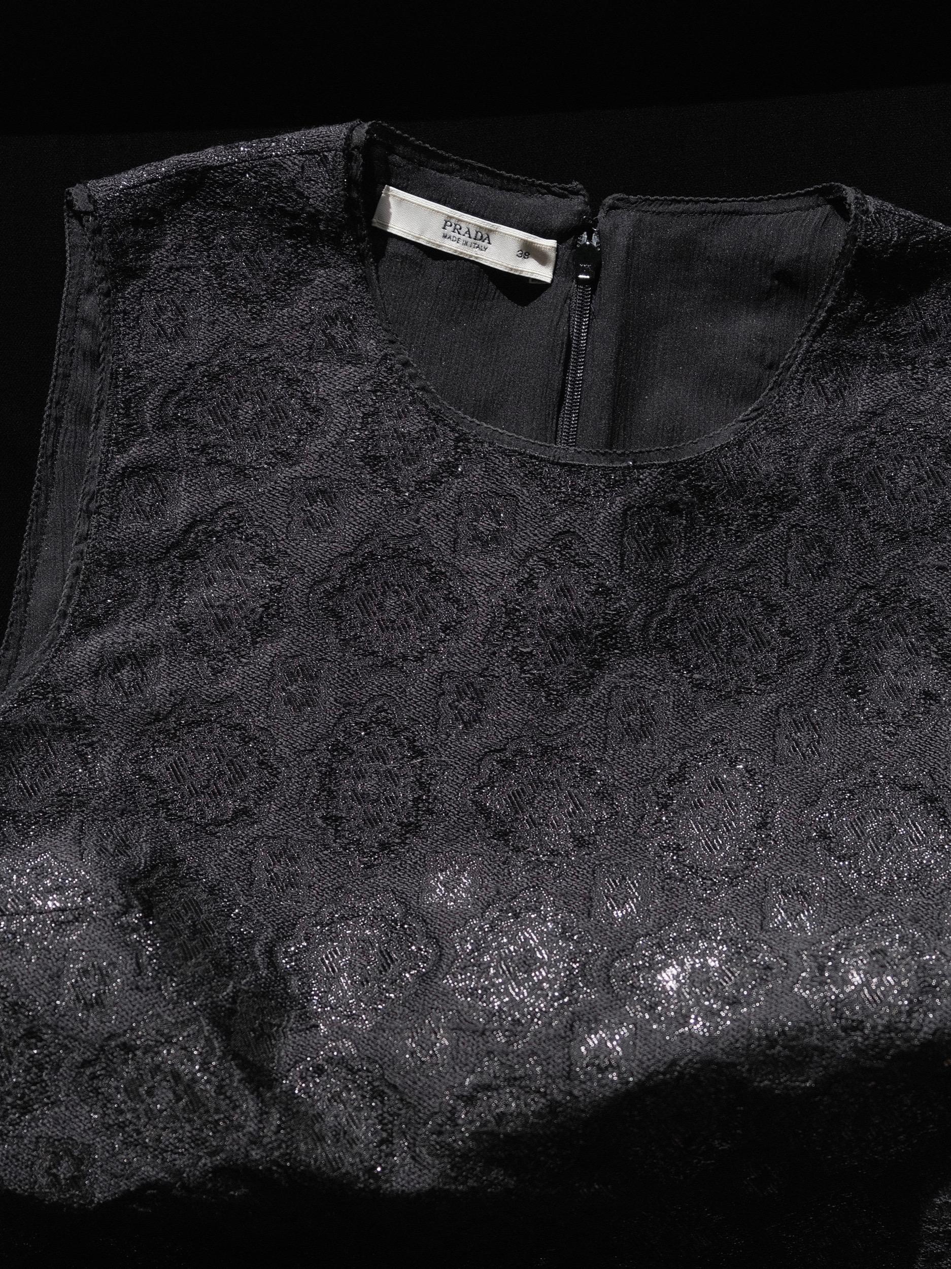 Prada Brocade Top Metallic Black Silk SS08 Size 38 In Good Condition For Sale In Los Angeles, CA