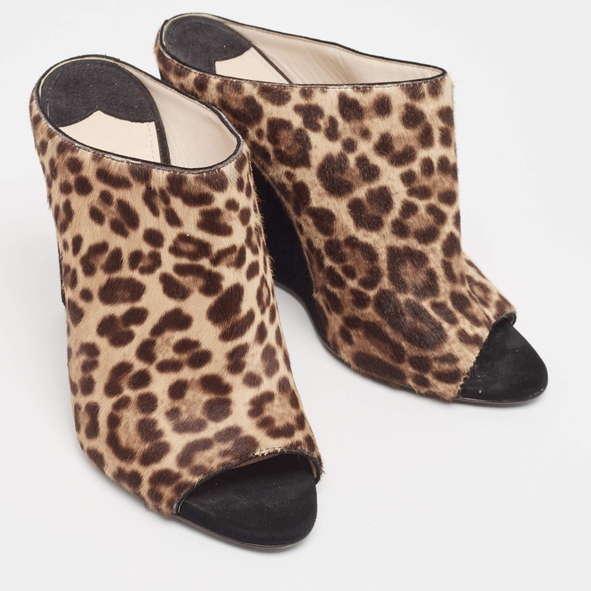 Prada Brown Calf Hair Wedge Sandals Size 37.5 In Excellent Condition In Dubai, Al Qouz 2