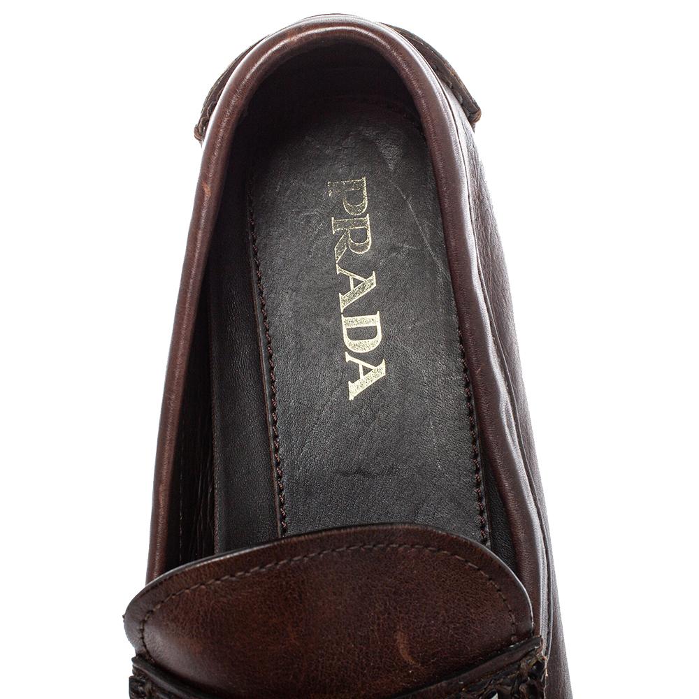 Prada Brown Croc And Leather Slip On Loafers Size 44.5 In Good Condition For Sale In Dubai, Al Qouz 2