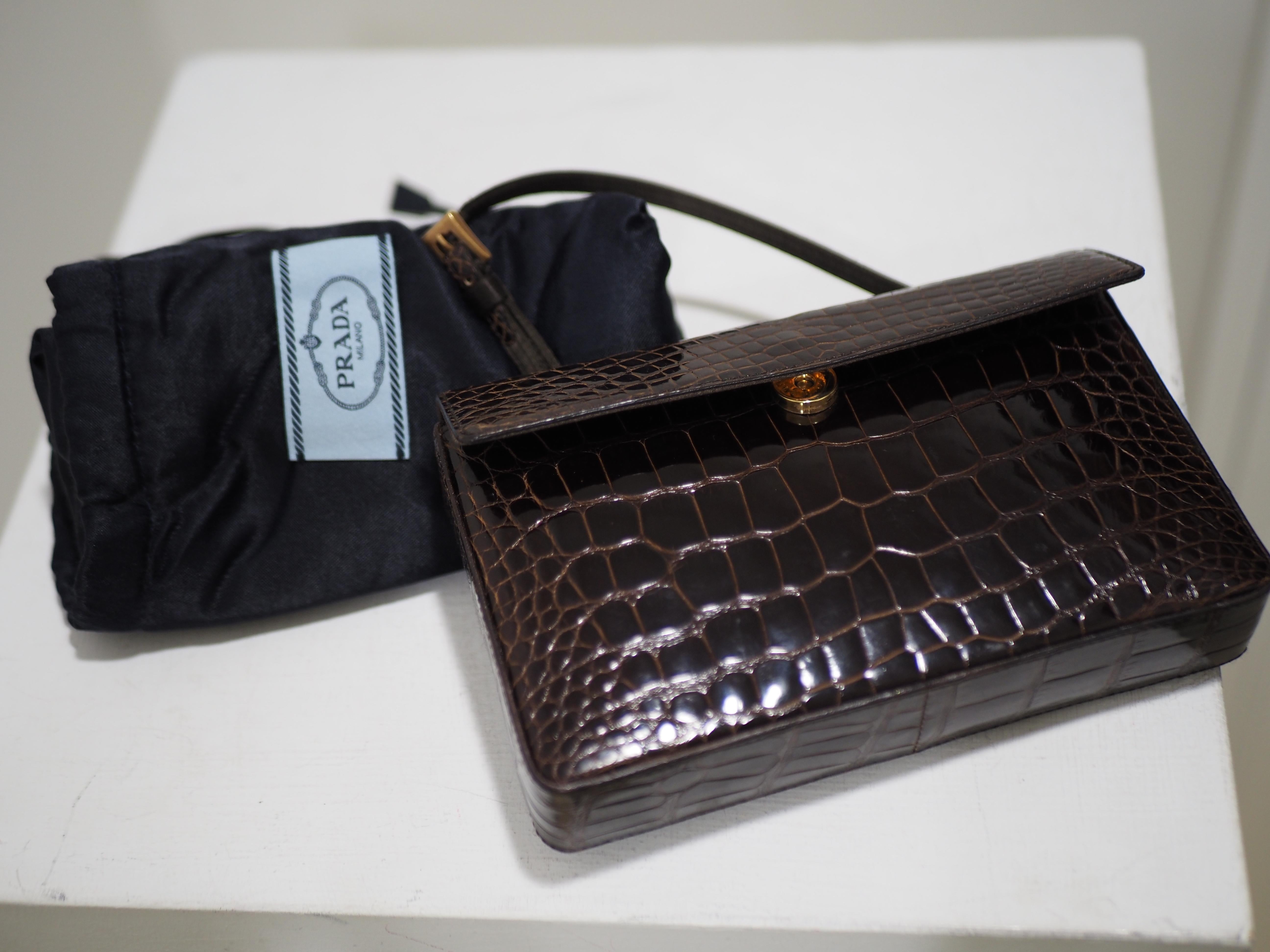 Prada brown croco leather small handbag In Excellent Condition In Capri, IT