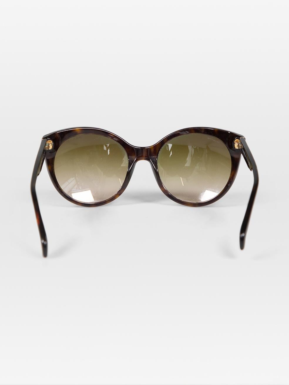 Gafas de sol con logotipo degradado marrón de Prada Negro en venta