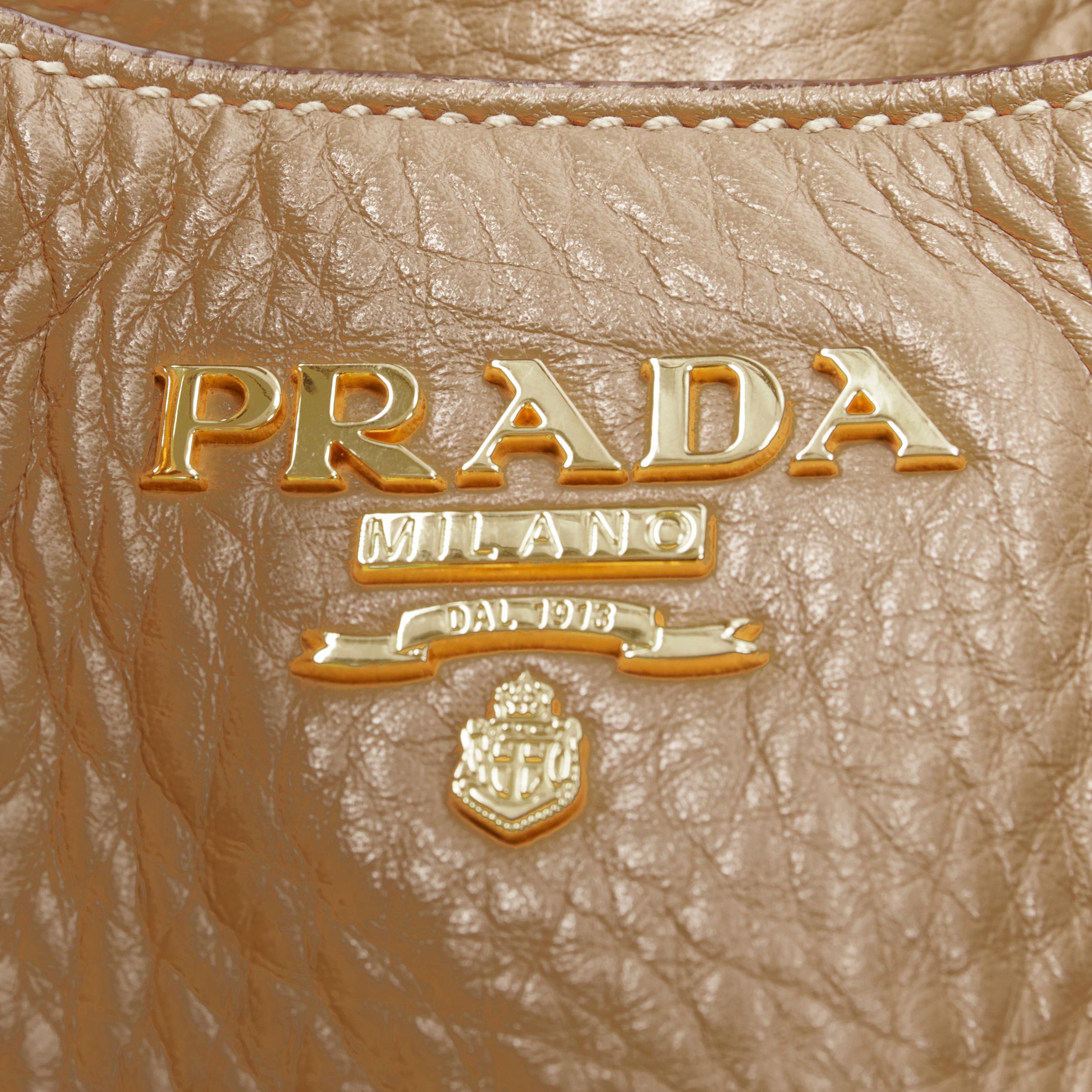 PRADA brown grained pebble leather gold logo applique tote bag In Good Condition In Hong Kong, NT