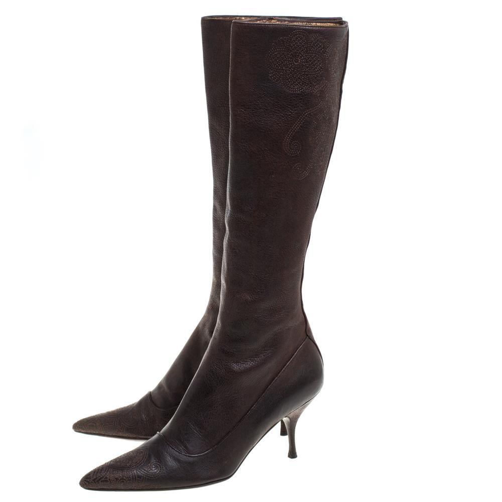 Prada Brown Leather Boots Size 38 In Good Condition For Sale In Dubai, Al Qouz 2