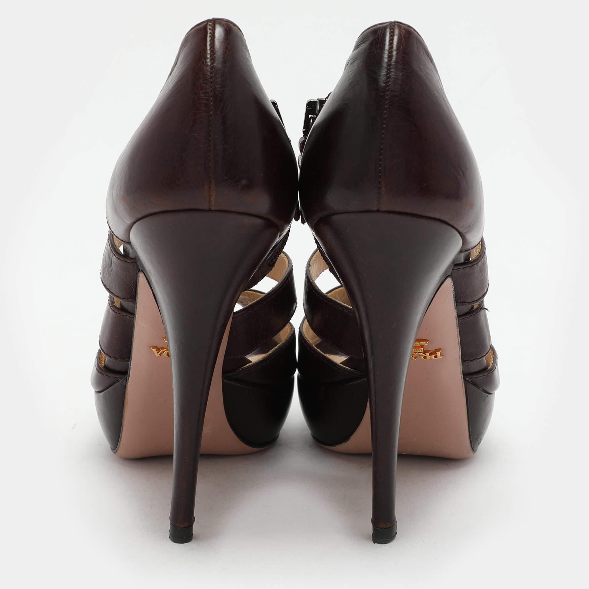 De las mujeres Botines con jaula de piel marrón Prada talla 38 en venta