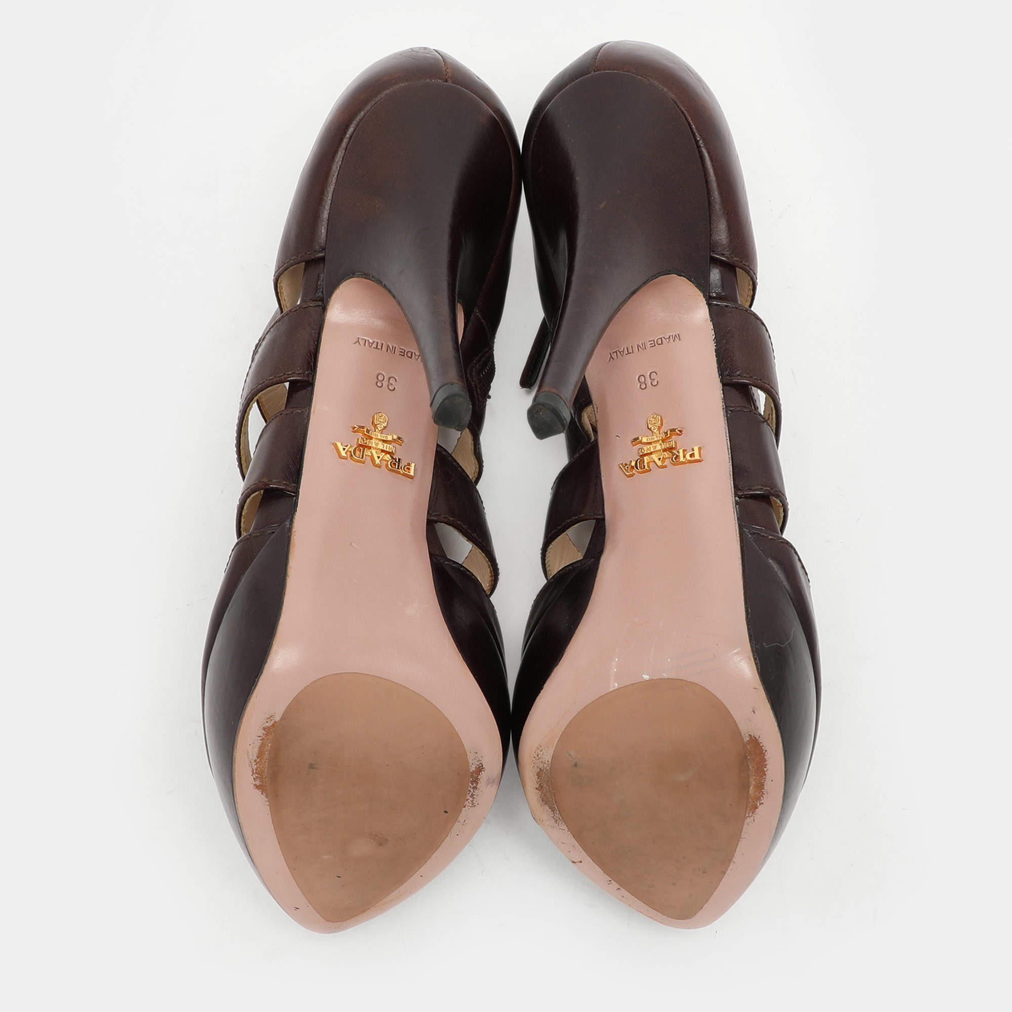 Botines con jaula de piel marrón Prada talla 38 en venta 1