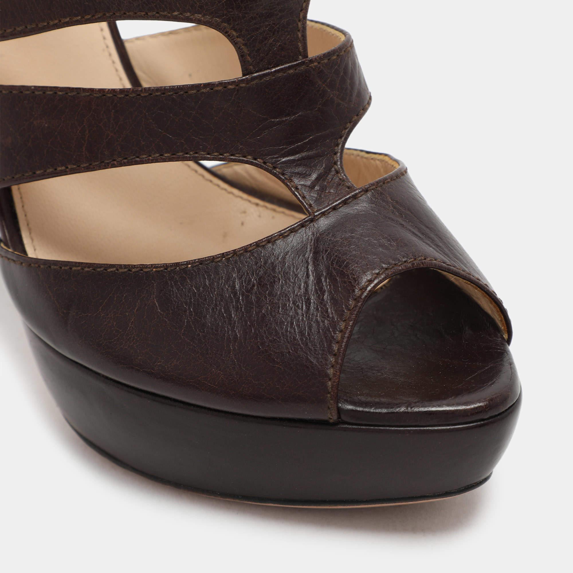 Botines con jaula de piel marrón Prada talla 38 en venta 3