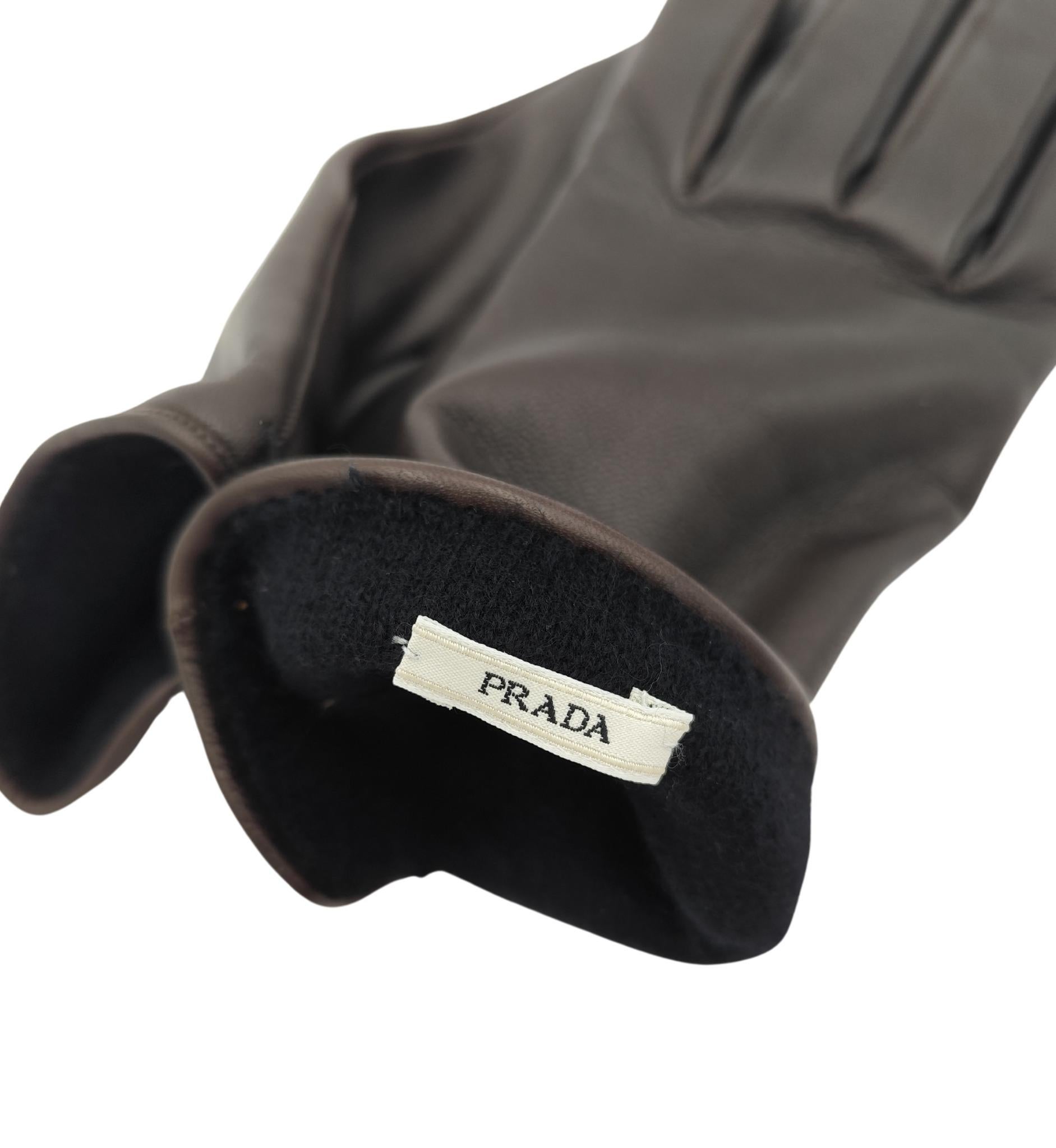 Prada brown leather embroidered logo gloves For Sale 2