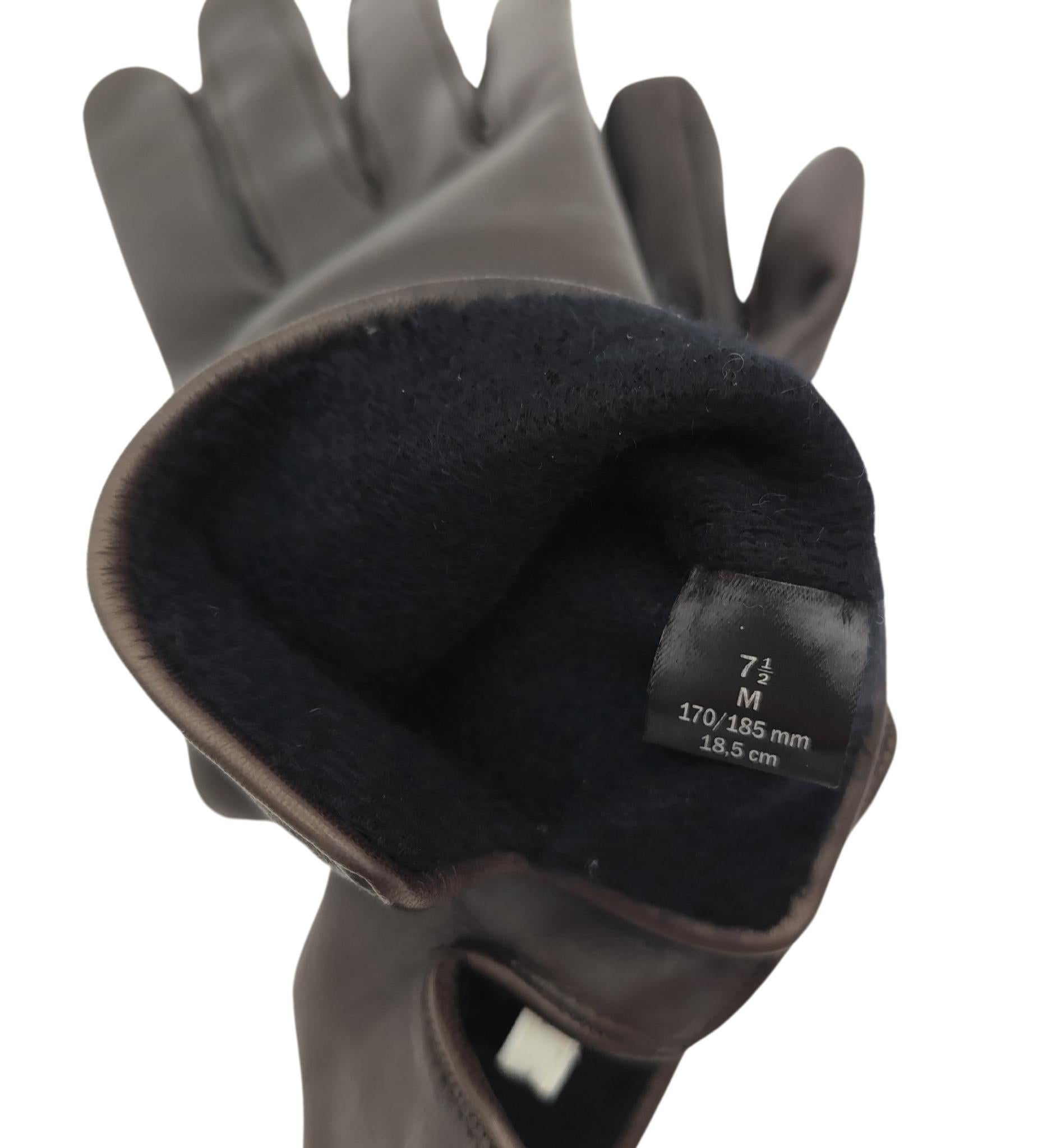 Prada brown leather embroidered logo gloves For Sale 3