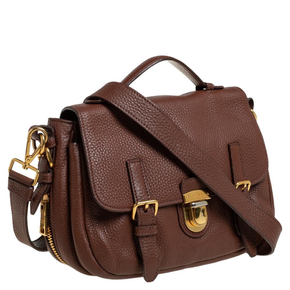 Prada Brown Leather Flap Messenger Bag In Good Condition In Dubai, Al Qouz 2