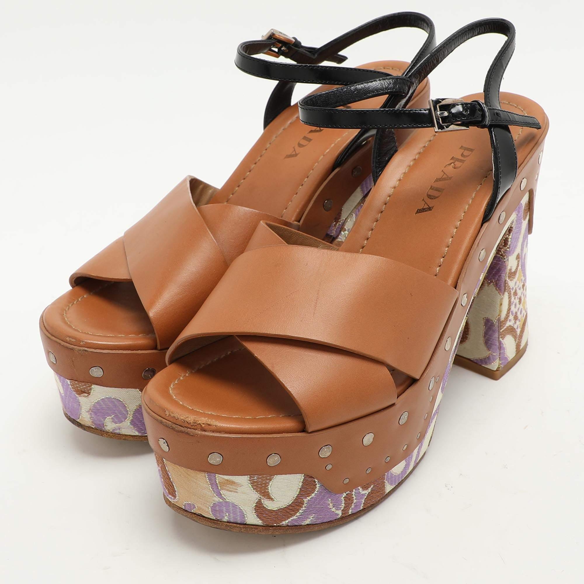 These sandals will frame your feet in an elegant manner. Crafted from quality materials  they display a classy design and comfortable insoles.