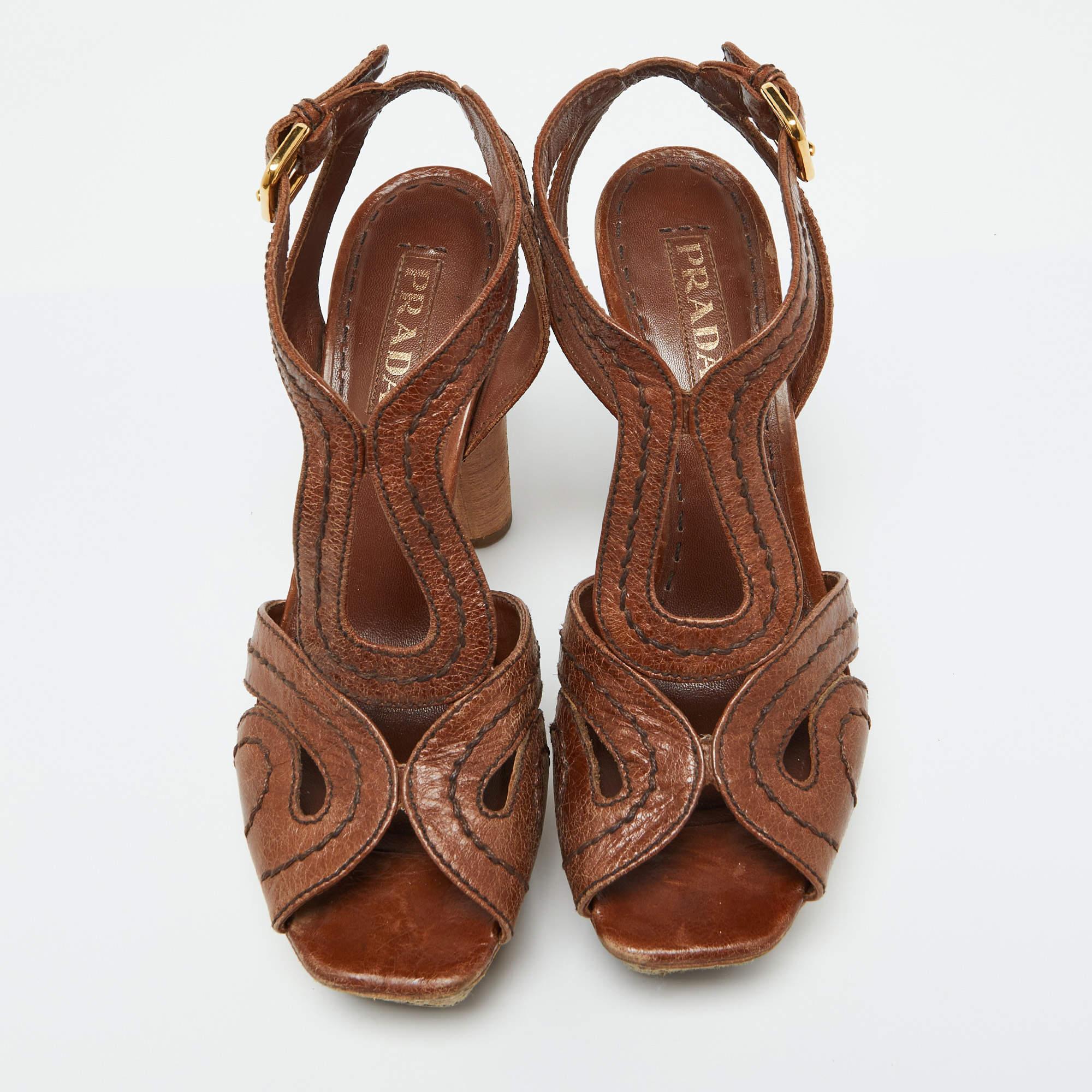 Prada Brown Leder Plateau Sandalen Größe 39.5 (Braun) im Angebot