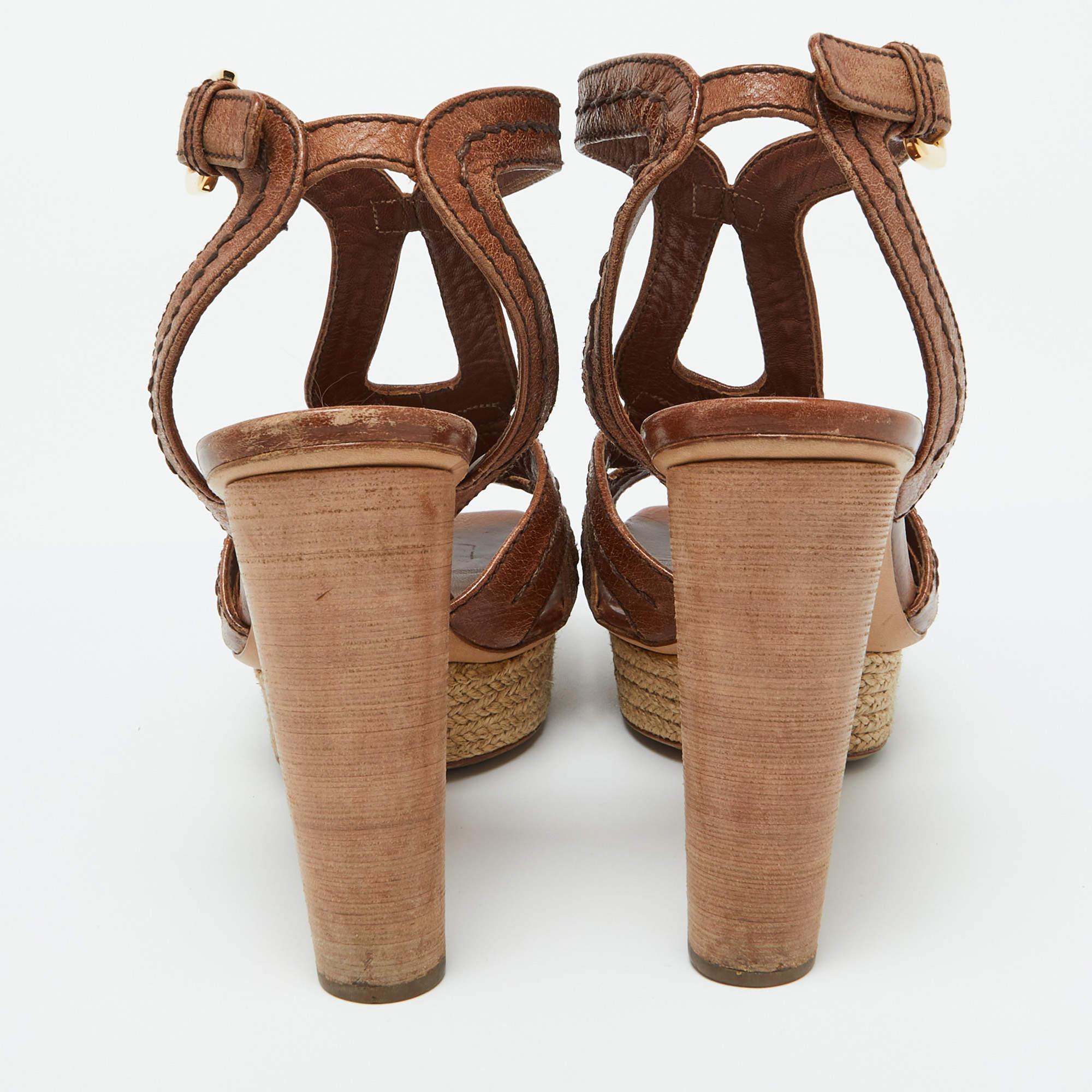 Prada Brown Leder Plateau Sandalen Größe 39.5 Damen im Angebot