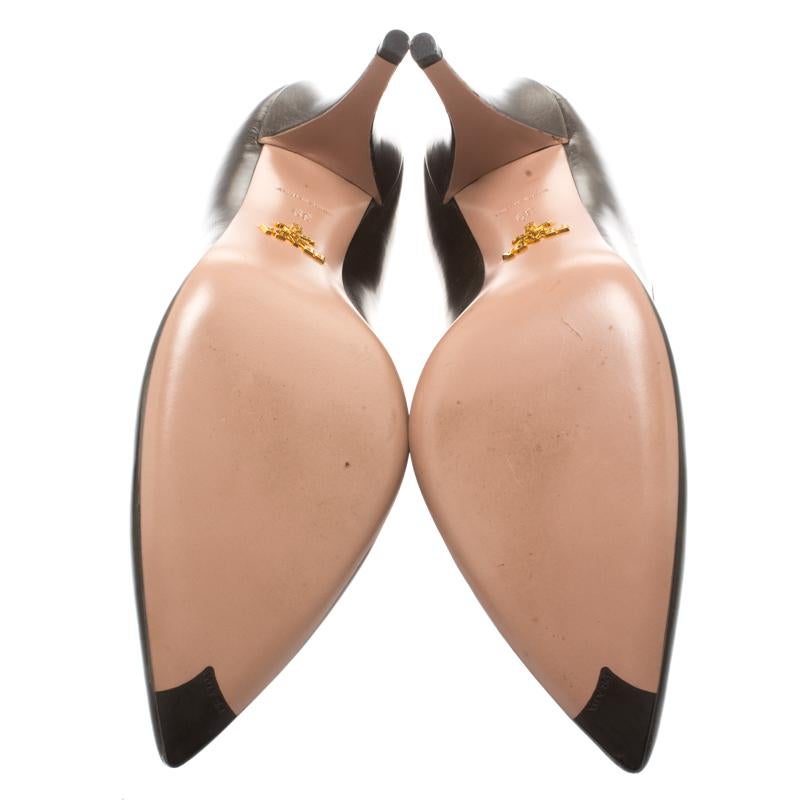 Prada Brown Leather Pointed Toe Pumps Size 39 In Fair Condition In Dubai, Al Qouz 2
