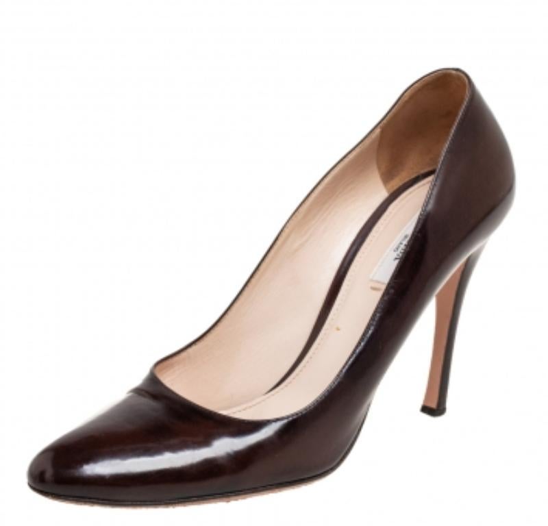 Prada  Piel marrón punta redonda  Bombas Talla 39 Negro en venta