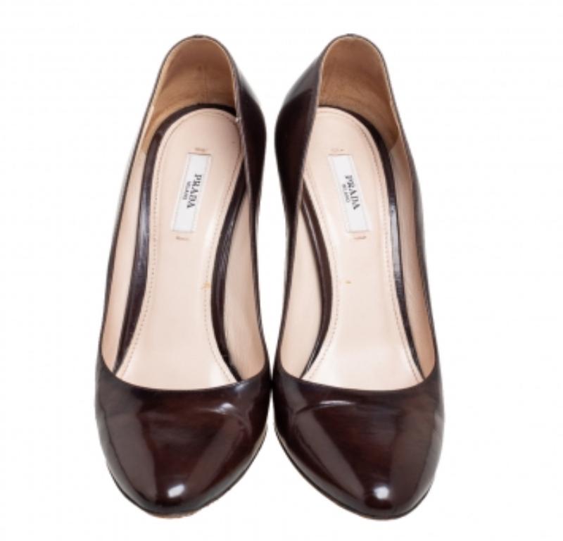 De las mujeres Prada  Piel marrón punta redonda  Bombas Talla 39 en venta