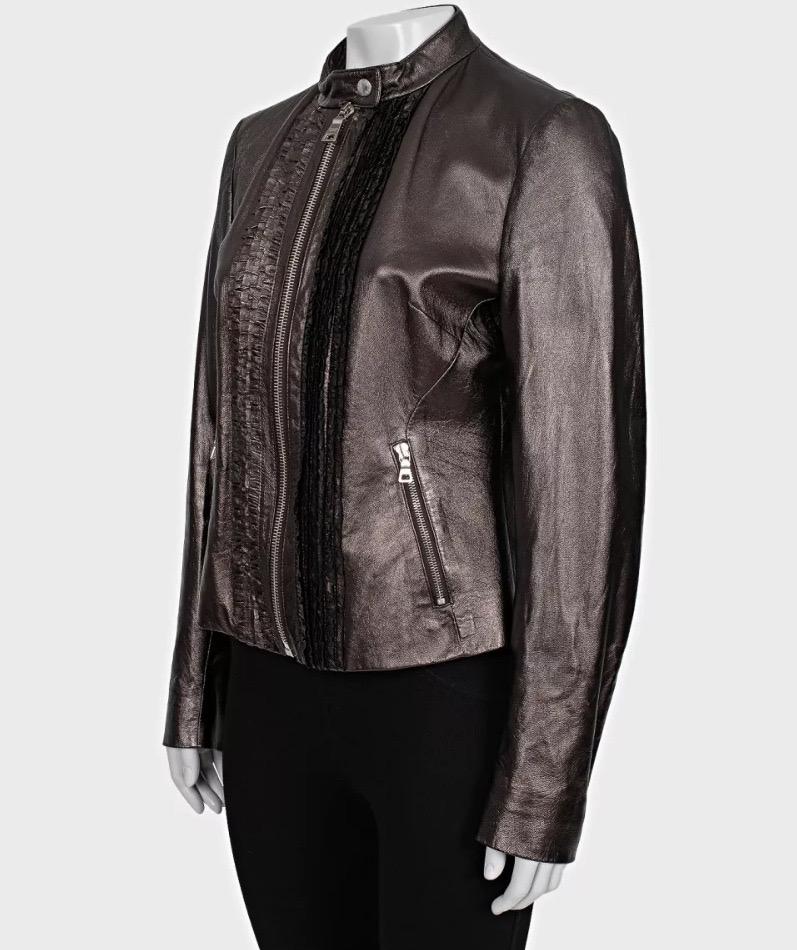 Nero Giacca con volant in pelle marrone di Prada - Taglia XL (IT46) in vendita