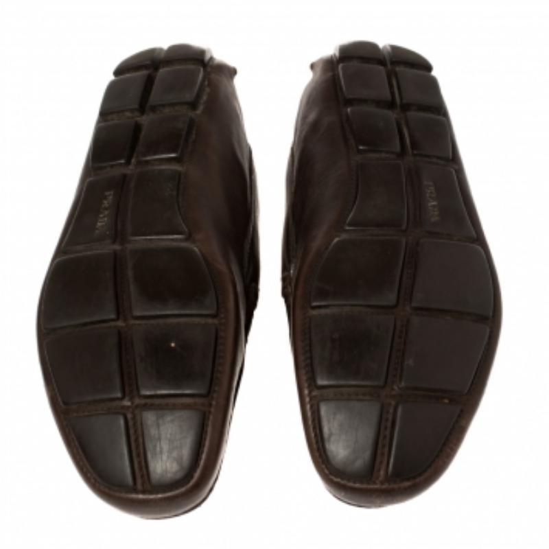 Prada Brown Leder Slip On Loafers Größe 41.5 (Schwarz) im Angebot