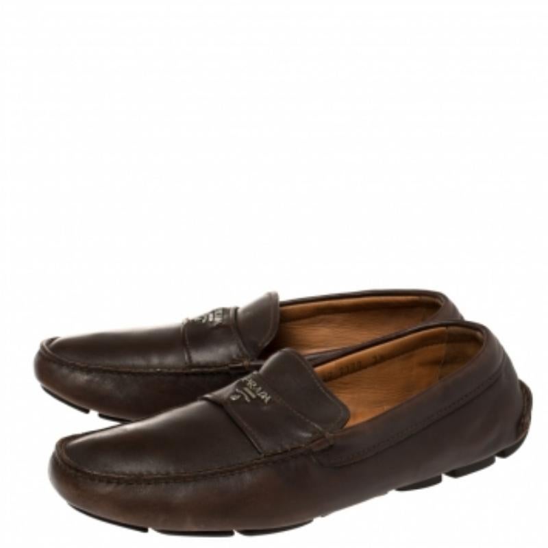 Prada Brown Leder Slip On Loafers Größe 41.5 im Angebot 2