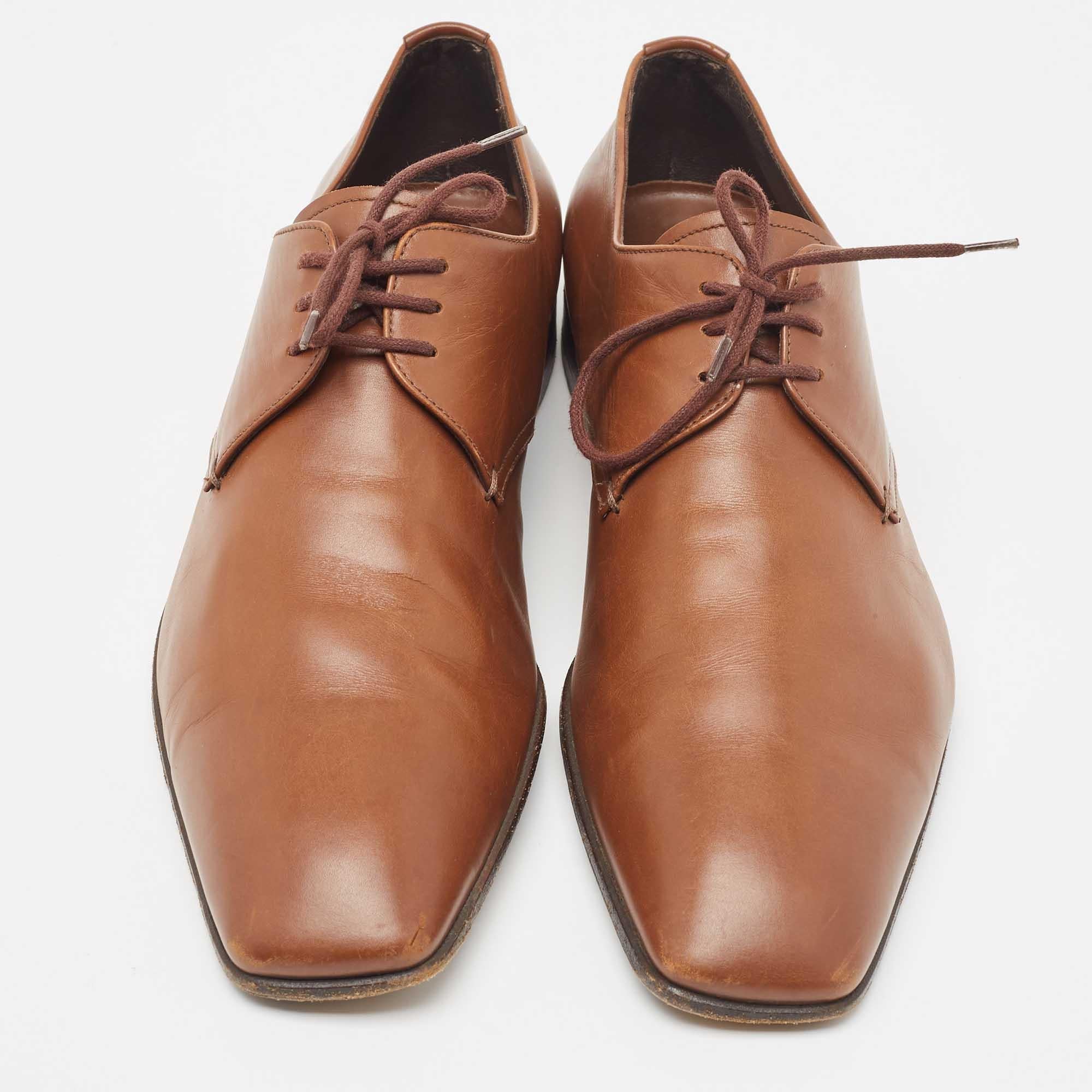 Prada Brown Leather Square Toe Derby Size 41.5 In Good Condition For Sale In Dubai, Al Qouz 2