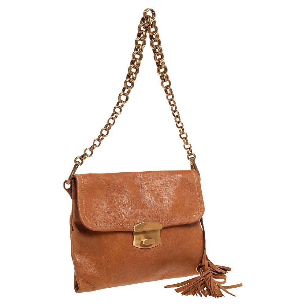 Prada Brown Leather Tassel Chain Shoulder Bag In Good Condition In Dubai, Al Qouz 2