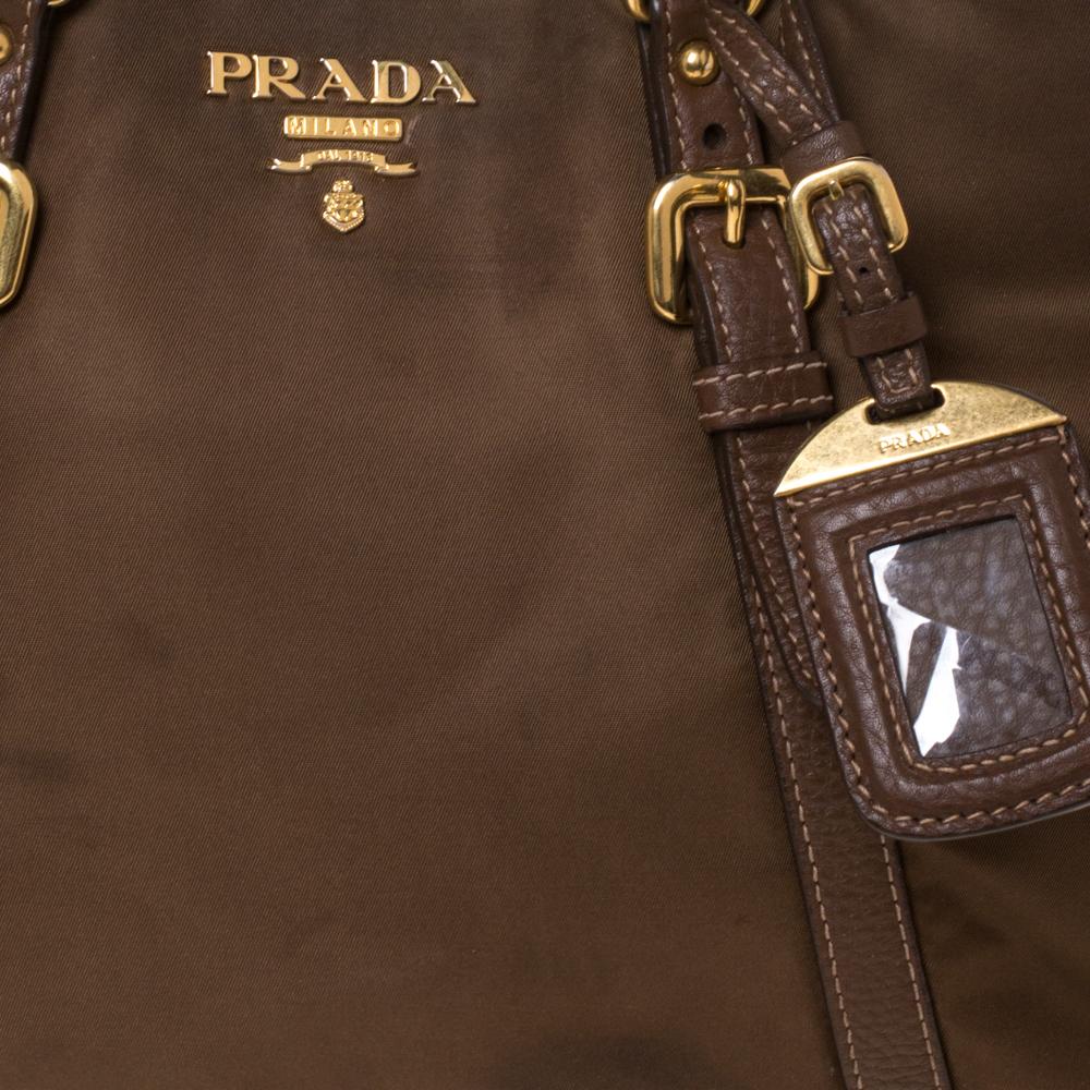 Prada Brown Nylon and Leather Buckle Tote In Good Condition In Dubai, Al Qouz 2