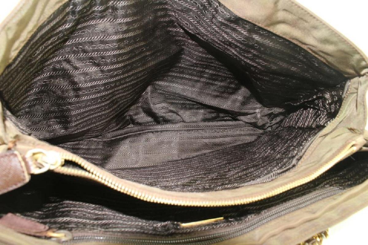 Prada Brown Nylon Chain Tote bag 21pr114 In Good Condition In Dix hills, NY
