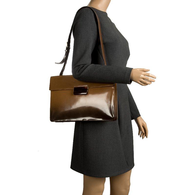 Prada Brown Ombre Patent Leather Shoulder Bag In Good Condition In Dubai, Al Qouz 2