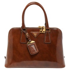 Prada Cartable Promenade en cuir verni Brown