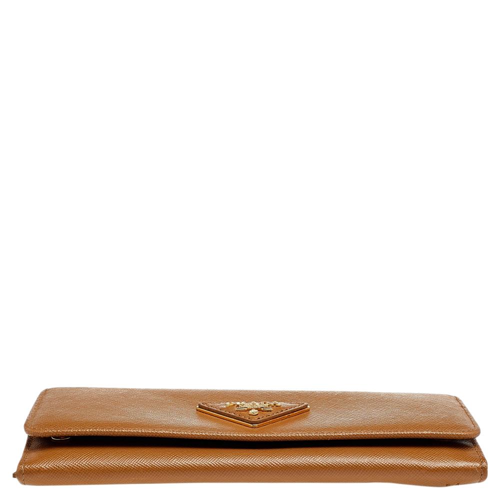 Prada Brown Saffiano Leather Flap Continental Wallet In Good Condition In Dubai, Al Qouz 2