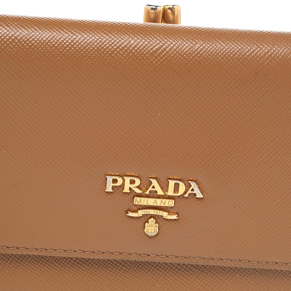 Prada Brown Saffiano Leather Trifold Wallet In Good Condition In Dubai, Al Qouz 2