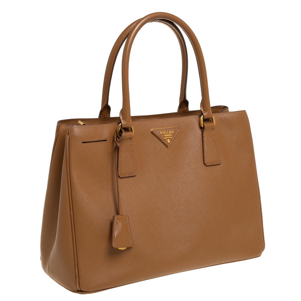 Prada Brown Saffiano Lux Leather Medium Tote In Good Condition In Dubai, Al Qouz 2