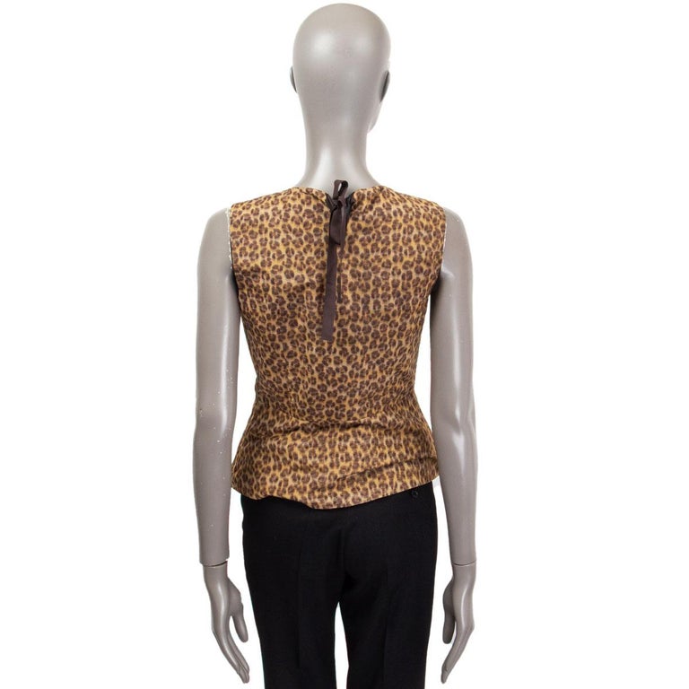 PRADA brown silk blend LEOPARD Sleeveless Blouse Shirt 42 M In Excellent Condition For Sale In Zürich, CH