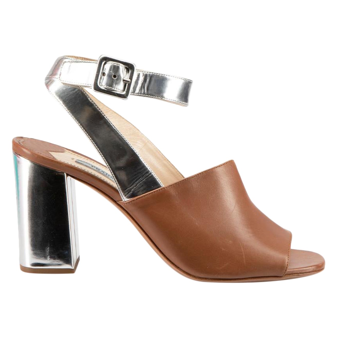 Prada Sandali con pannelli in pelle marrone e argento misura IT 41 in vendita