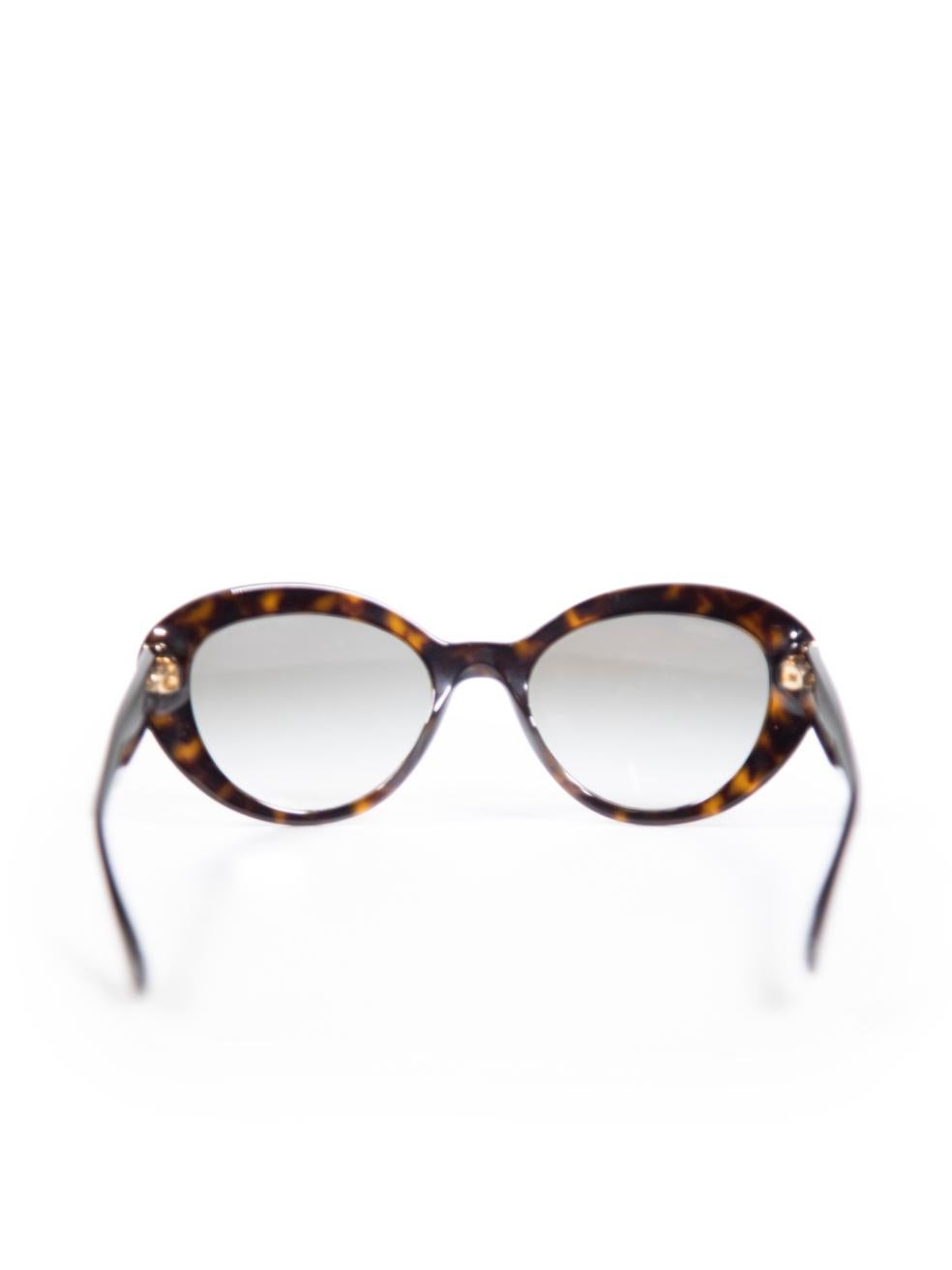 Prada Brown SPR15Q Tortoiseshell Cat Eye Sunglasses In Excellent Condition In London, GB