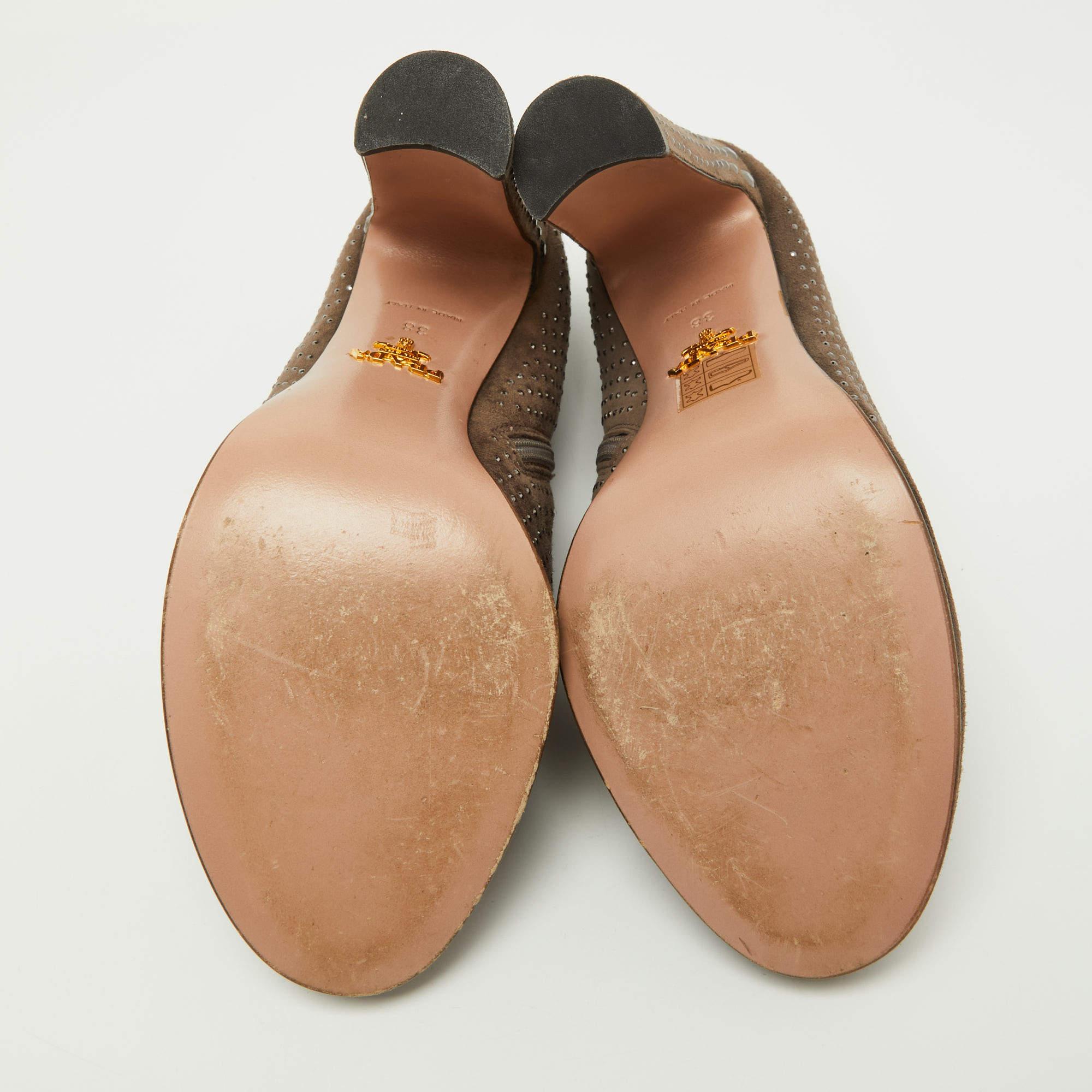 Prada - Bottines en daim cloutées Brown - Taille 38 en vente 1
