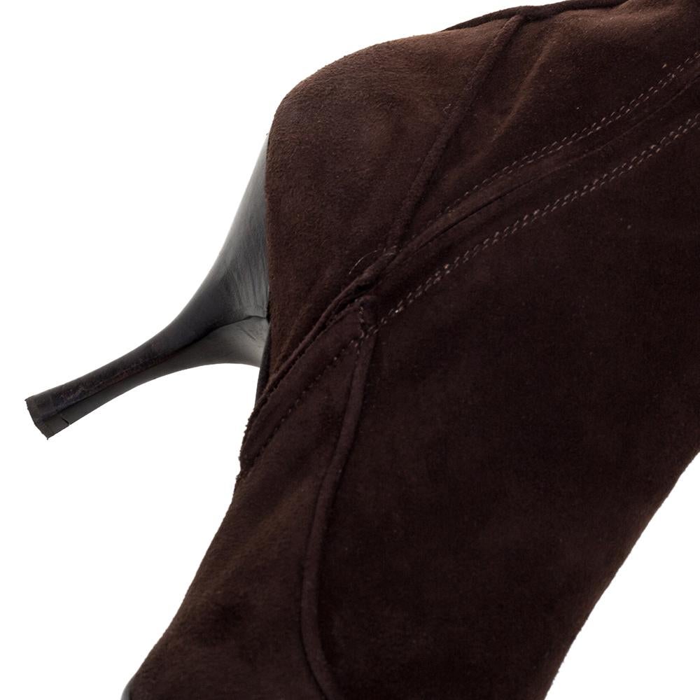 Prada Brown Suede Knee Boots Size 38 In Good Condition In Dubai, Al Qouz 2