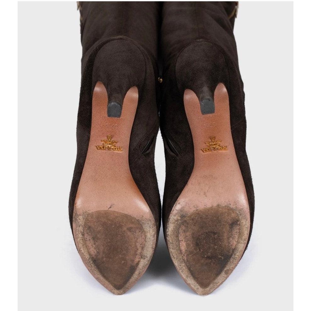 Prada - Bottes pointues en daim marron - Taille 37,5 Pour femmes en vente