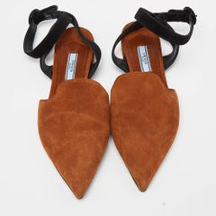 Prada - Mules en daim marron à bout pointu et à bride de cheville Taille 37