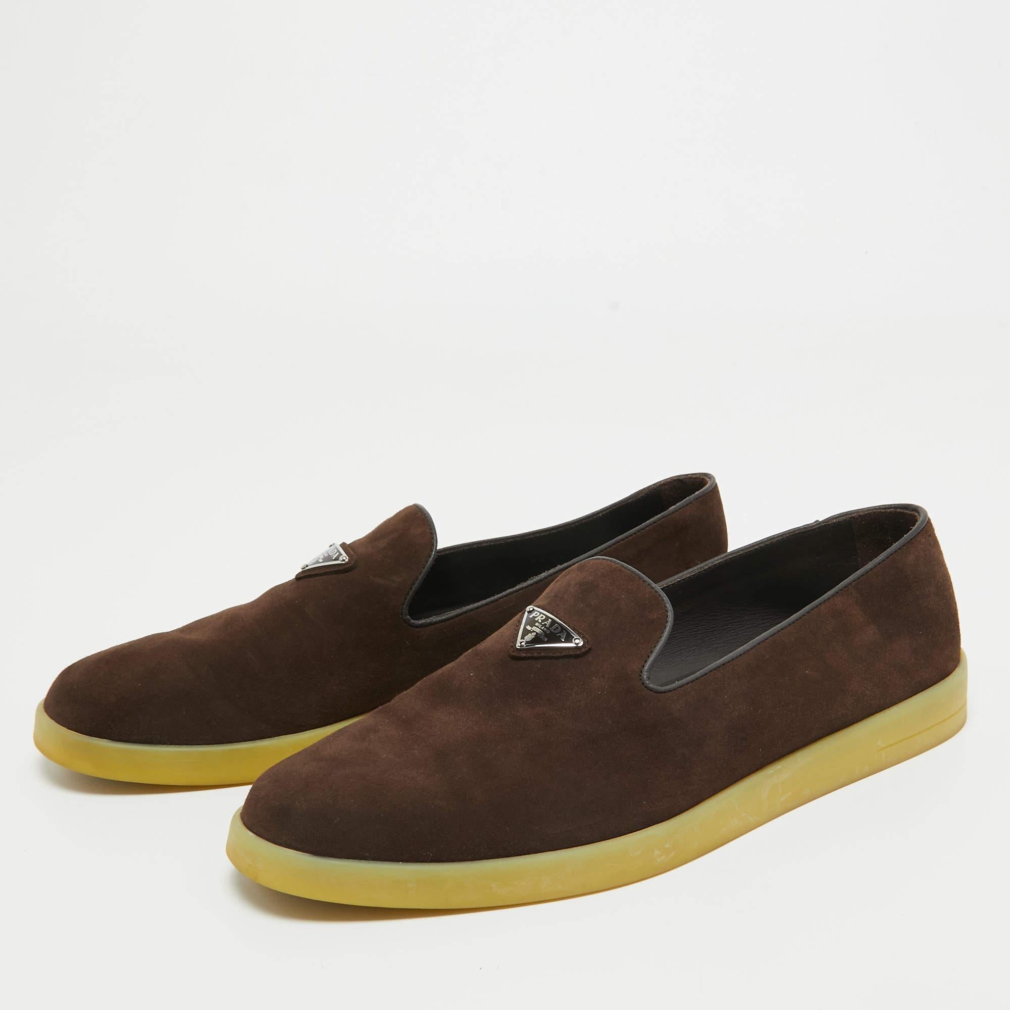 Prada Brown Suede Slip On Loafers Size 42 In Good Condition For Sale In Dubai, Al Qouz 2