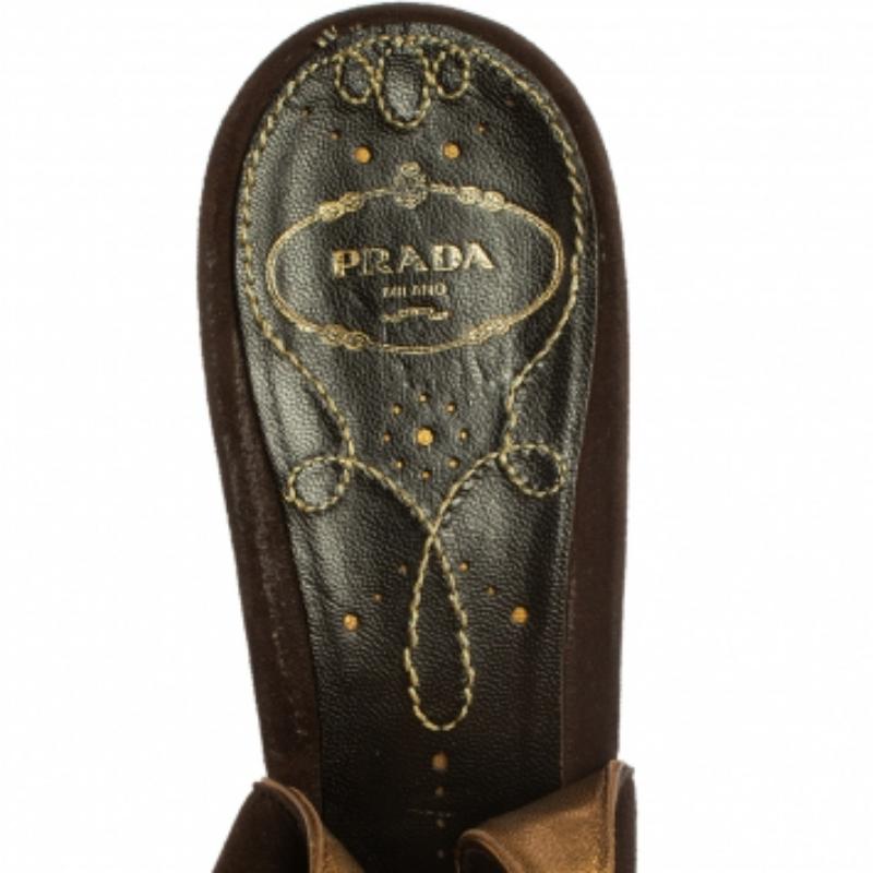Prada Brown Suede Wedge Peep Toe Sandals Size 41 In Good Condition For Sale In Dubai, Al Qouz 2